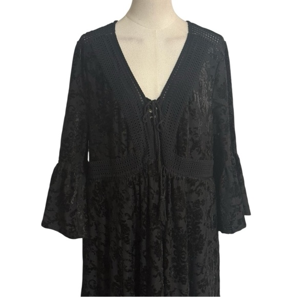 Torrid Black Maxi Burnout Velvet Lace Dress Bell Sleeves Size 1 1X Flowy Party - Picture 4 of 7